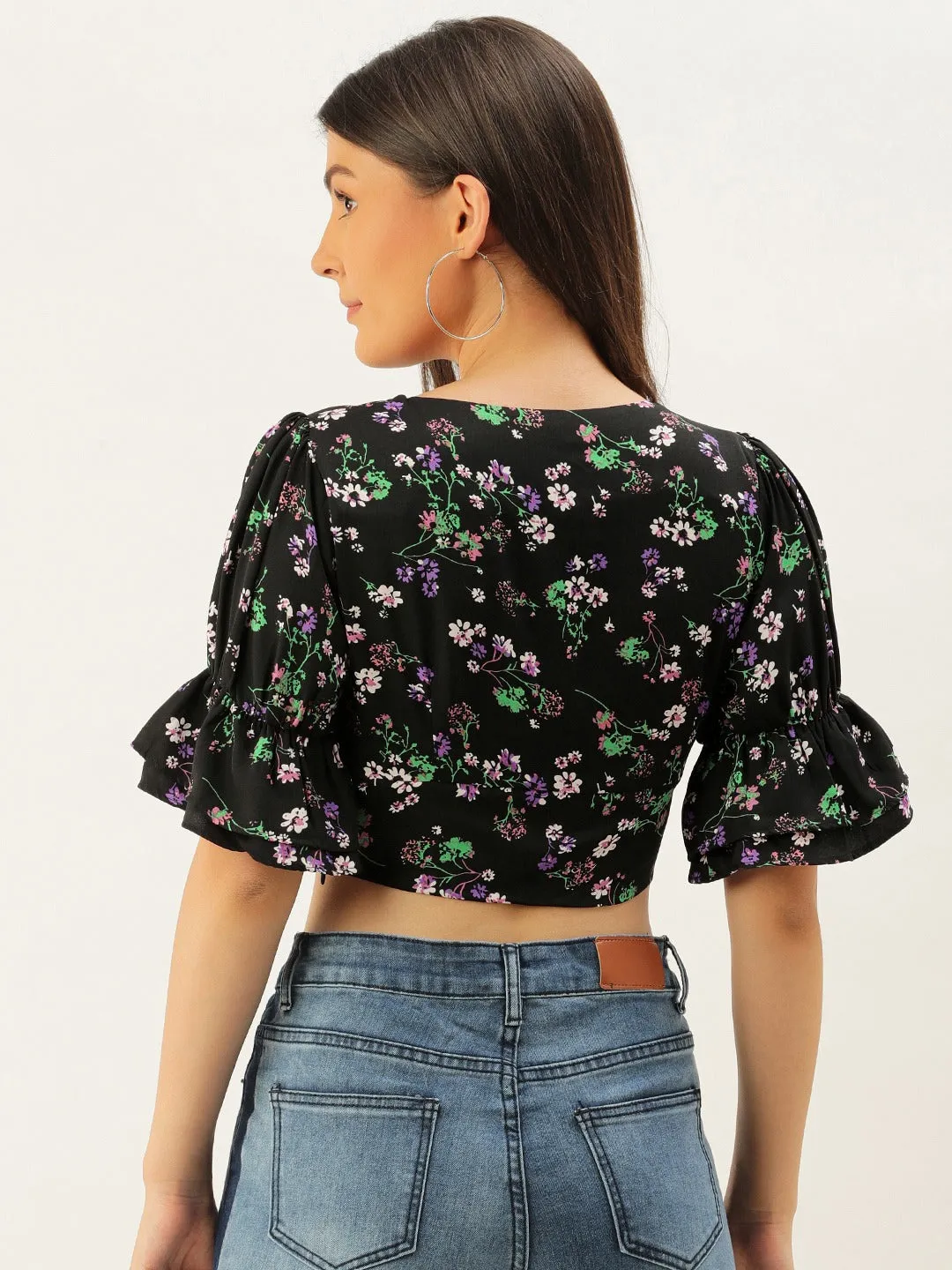 Berrylush Women Black Floral Printed Square-Neck Ruffled Crop Top