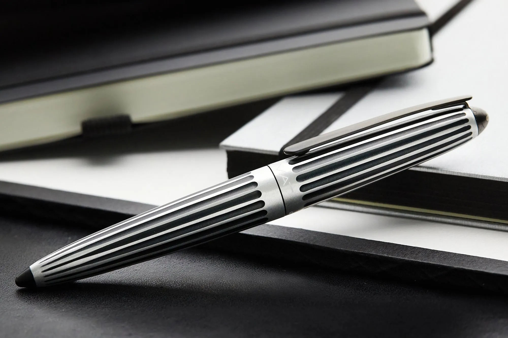 Diplomat Aero Fountain Pen - Stripes Black